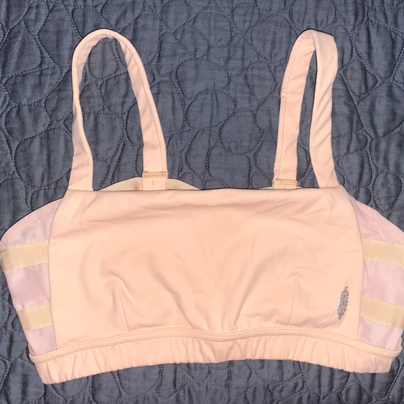 Like new • Strapy sports bra • Free People Movement 🏃♀️ - Picture 2 of 5